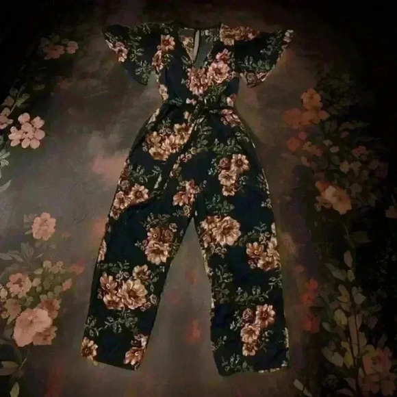 Floral Jumpsuit - Picture 2 of 3